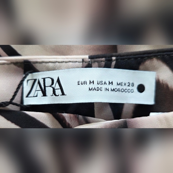 ZARA HIGH WAISTED MARBLE PRINT FLARED PANTS. - Picture 5 of 7